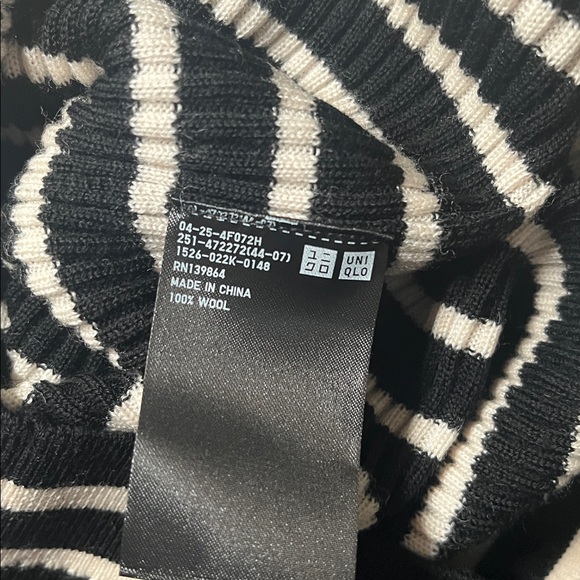 Uniqlo Ribbed Merino Wool Sweater - Picture 5 of 9